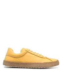 gelbe Leder niedrige Sneakers von Camper