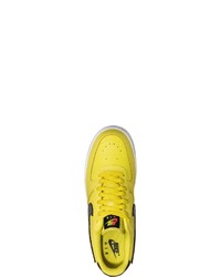 gelbe Leder niedrige Sneakers von Nike Sportswear