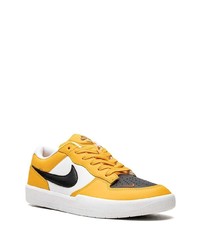 gelbe Leder niedrige Sneakers von Nike