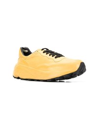 gelbe Leder niedrige Sneakers von Officine Creative