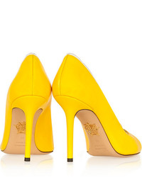 gelbe Leder Pumps von Charlotte Olympia