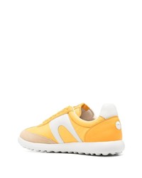 gelbe niedrige Sneakers von Camper