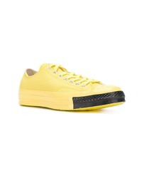 gelbe niedrige Sneakers von Converse