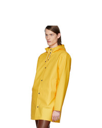 gelbe Regenjacke von Stutterheim