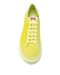 gelbe Segeltuch niedrige Sneakers von Camper