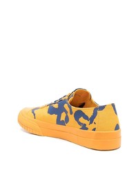 gelbe Segeltuch niedrige Sneakers von Camper
