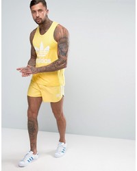 gelbe Shorts von adidas