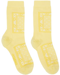 gelbe Socken mit Paisley-Muster