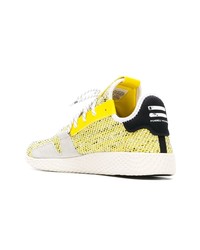 gelbe Sportschuhe von Adidas By Pharrell Williams