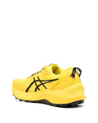 gelbe Sportschuhe von Asics