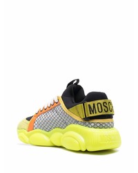 gelbe Sportschuhe von Moschino