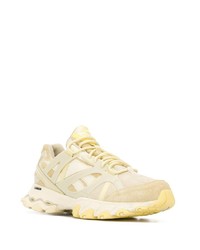 gelbe Sportschuhe von Reebok