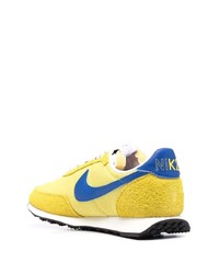 gelbe Sportschuhe von Nike