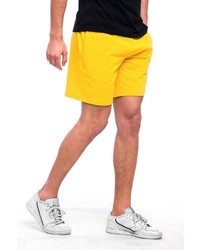 gelbe Sportshorts von Tom Barron