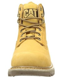 gelbe Stiefel von Caterpillar