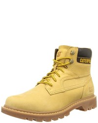 gelbe Stiefel von Caterpillar