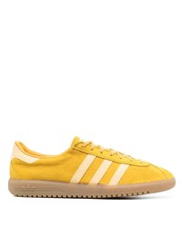 gelbe Wildleder niedrige Sneakers von adidas