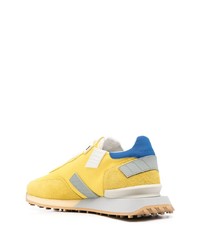 gelbe Wildleder niedrige Sneakers von Ghoud