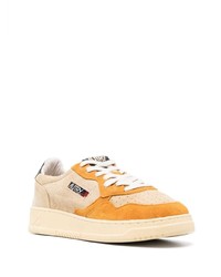 gelbe Wildleder niedrige Sneakers von AUTRY