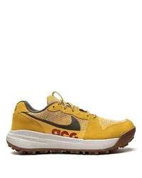 gelbe Wildleder niedrige Sneakers von Nike