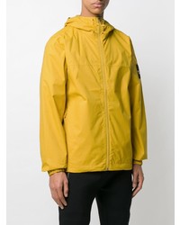 gelbe Windjacke von The North Face