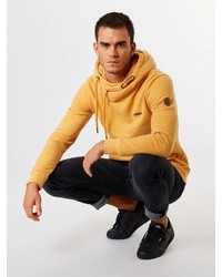 gelber Pullover mit einem Kapuze von Ragwear