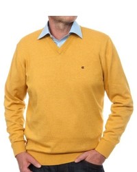 gelber Pullover mit einem V-Ausschnitt von Casamoda