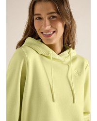 gelber Pullover mit einer Kapuze von Cecil