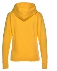 gelber Pullover mit einer Kapuze von Fruit of the Loom