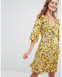 gelbes bedrucktes Kleid von Monki
