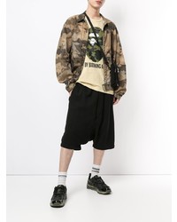 gelbes bedrucktes T-Shirt mit einem Rundhalsausschnitt von A Bathing Ape