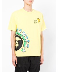 gelbes bedrucktes T-Shirt mit einem Rundhalsausschnitt von AAPE BY A BATHING APE