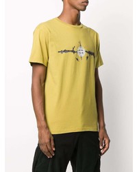 gelbes bedrucktes T-Shirt mit einem Rundhalsausschnitt von Stone Island