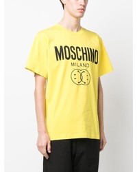 gelbes bedrucktes T-Shirt mit einem Rundhalsausschnitt von Moschino