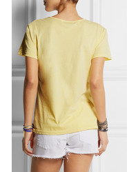 gelbes bedrucktes T-Shirt mit einem Rundhalsausschnitt