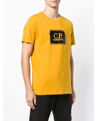 gelbes bedrucktes T-Shirt mit einem Rundhalsausschnitt von CP Company