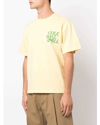 gelbes bedrucktes T-Shirt mit einem Rundhalsausschnitt von Students