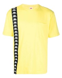 gelbes bedrucktes T-Shirt mit einem Rundhalsausschnitt von Kappa