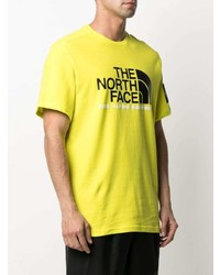 gelbes bedrucktes T-Shirt mit einem Rundhalsausschnitt von The North Face