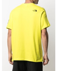 gelbes bedrucktes T-Shirt mit einem Rundhalsausschnitt von The North Face