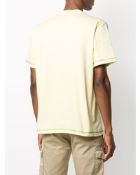 gelbes bedrucktes T-Shirt mit einem Rundhalsausschnitt von Sunnei