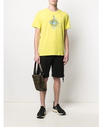 gelbes bedrucktes T-Shirt mit einem Rundhalsausschnitt von Stone Island