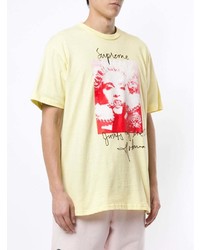 gelbes bedrucktes T-Shirt mit einem Rundhalsausschnitt von Supreme