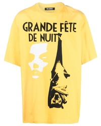gelbes bedrucktes T-Shirt mit einem Rundhalsausschnitt von Raf Simons