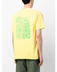 gelbes bedrucktes T-Shirt mit einem Rundhalsausschnitt von Engineered Garments