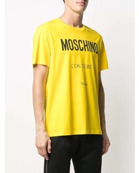 gelbes bedrucktes T-Shirt mit einem Rundhalsausschnitt von Moschino