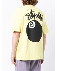 gelbes bedrucktes T-Shirt mit einem Rundhalsausschnitt von Stussy