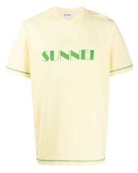 gelbes bedrucktes T-Shirt mit einem Rundhalsausschnitt von Sunnei