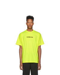 gelbes bedrucktes T-Shirt mit einem Rundhalsausschnitt von Vetements