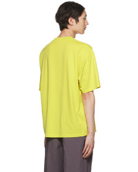 gelbes bedrucktes T-Shirt mit einem Rundhalsausschnitt von Acne Studios